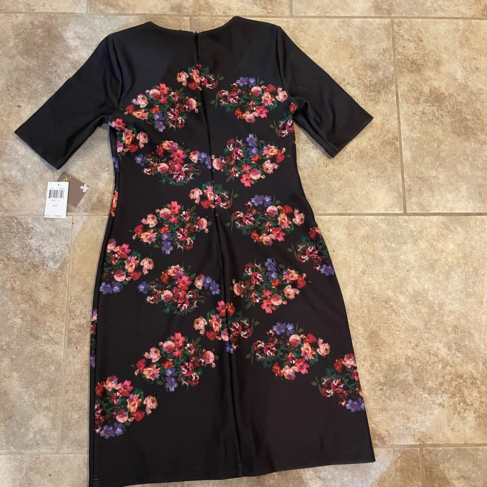 Taylor Dresses | Taylor Crew Neck Short Sleeve - Picture 3 of 4